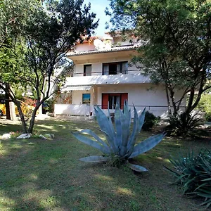 Apartmán 516, Lopar